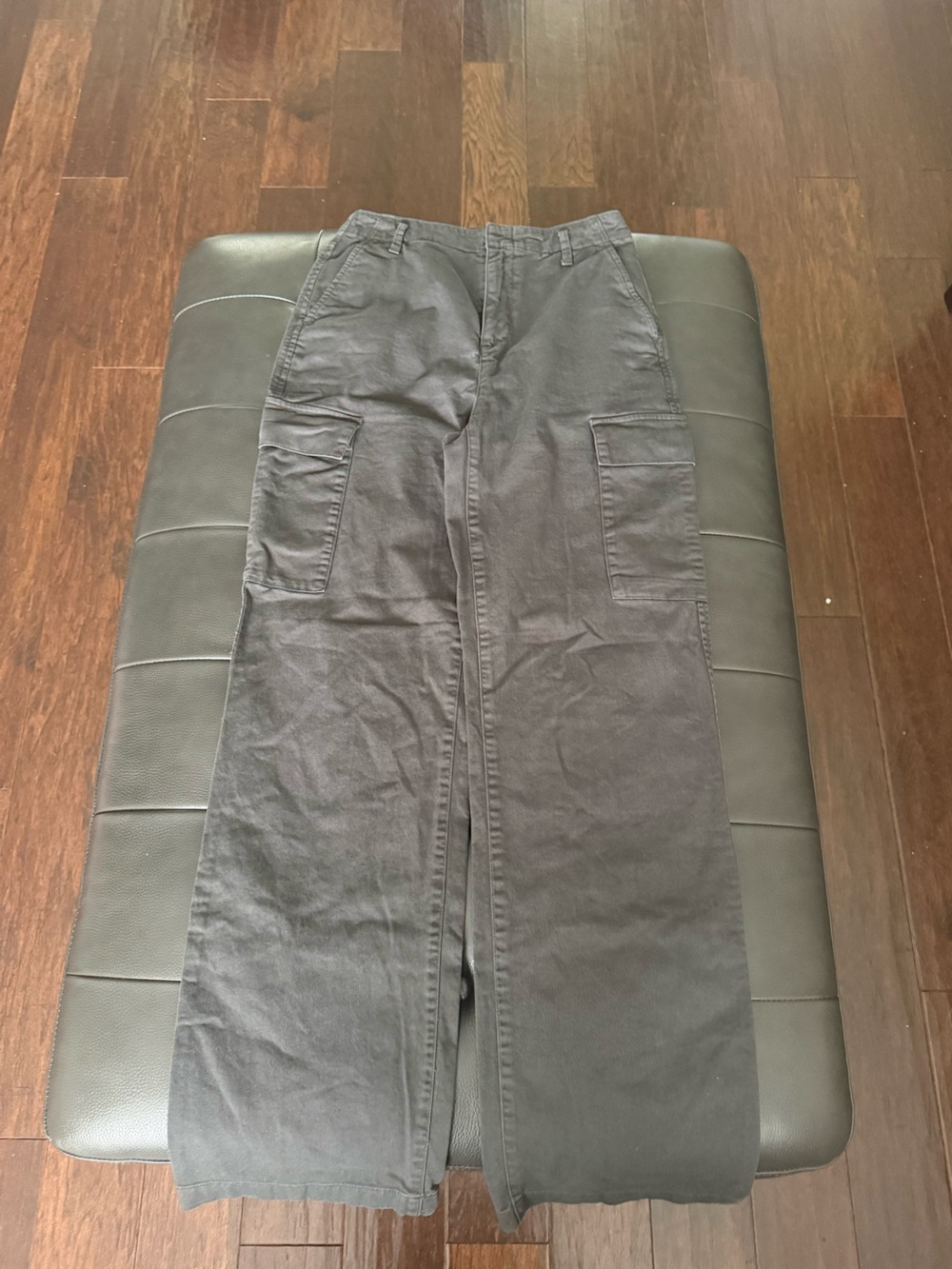 GAP Women’s Loose Khaki Olive Cargo Pants - Dark Olive